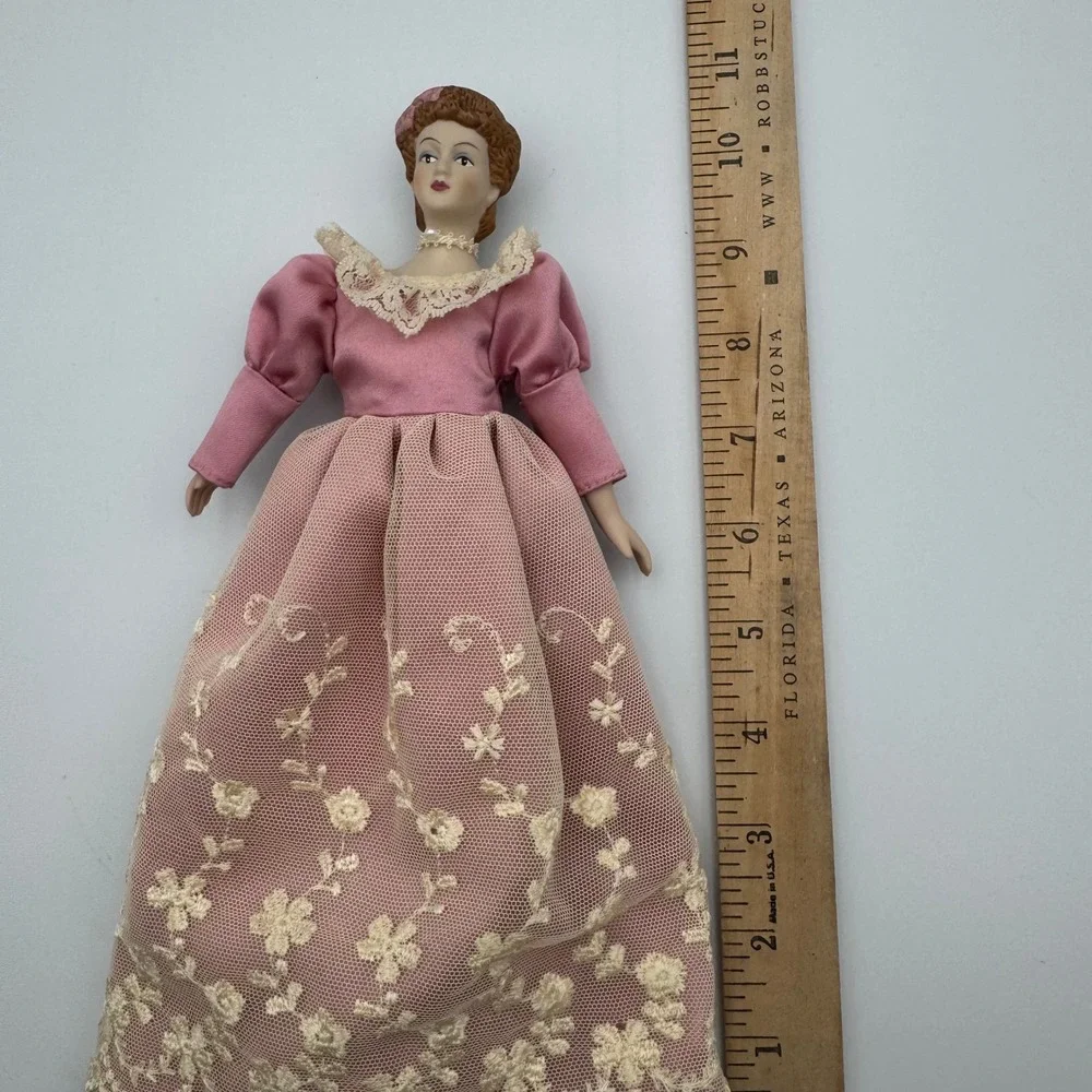Vintage 1985 Teleflora Porcelain Doll Pink‎ Lace Gown Collectible Display